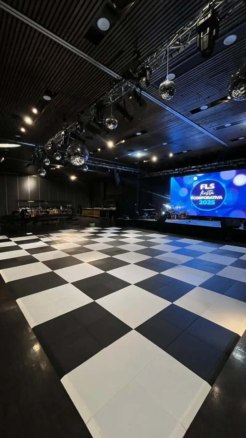 Arriendo de pista de ajedrez blanco y negro para bodas